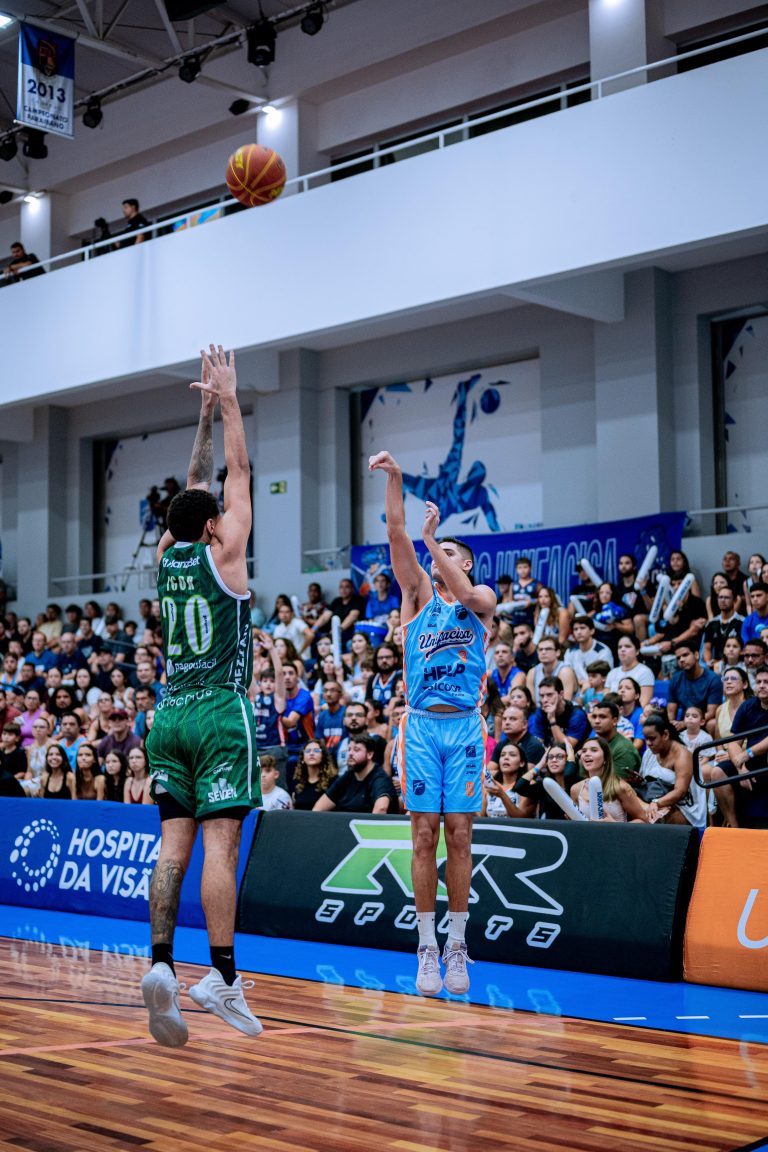 Unifacisa bate o Bauru e volta a vencer no NBB