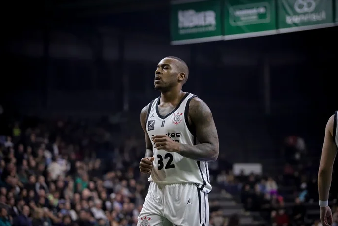 Unifacisa fecha com Melvin Johnson para a temporada 2025/26