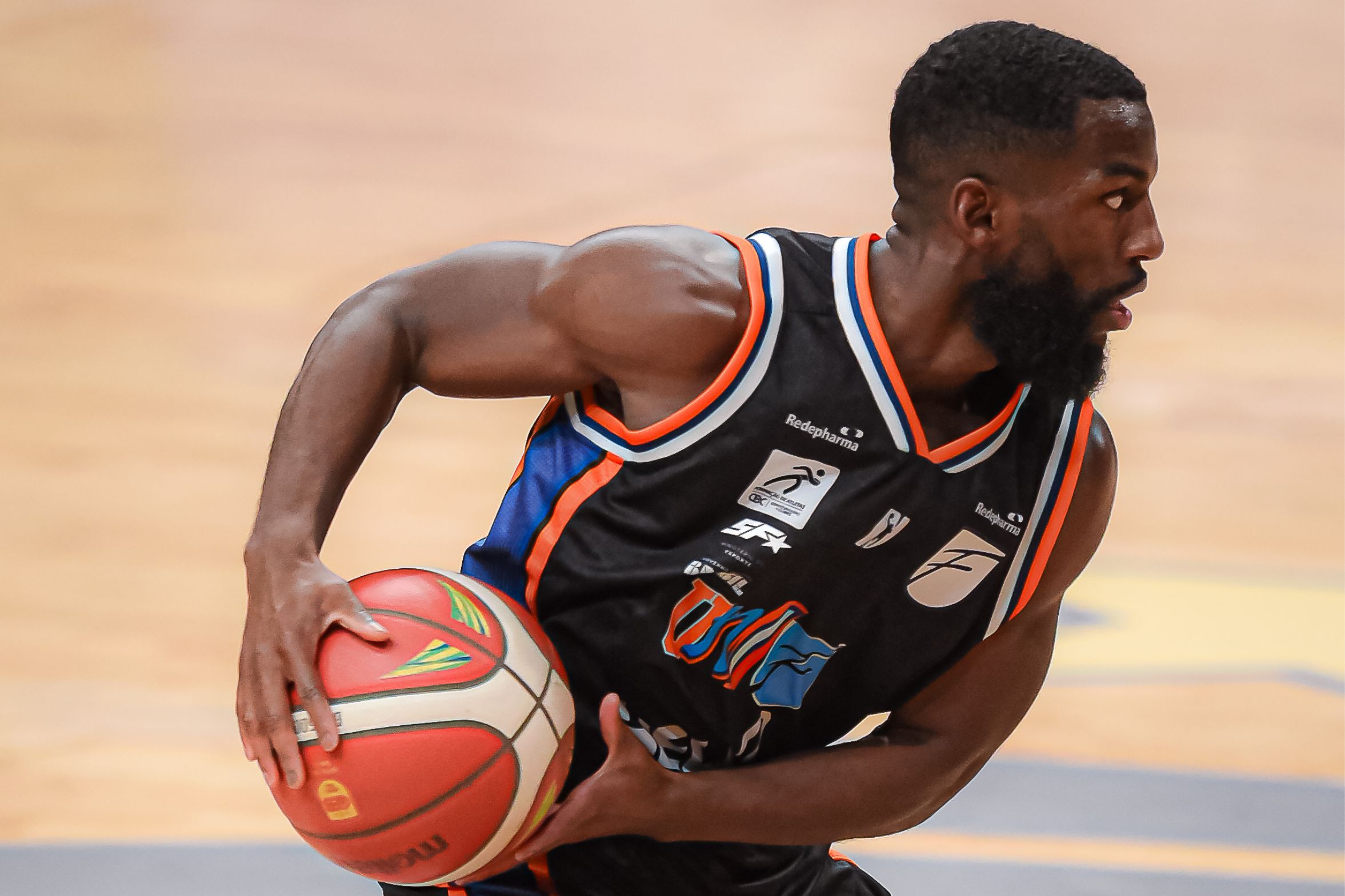 Kendall Anthony alcança 300 assistências no NBB e confia na reabilitação da Unifacisa diante do Vasco nesta sexta-feira (24) 